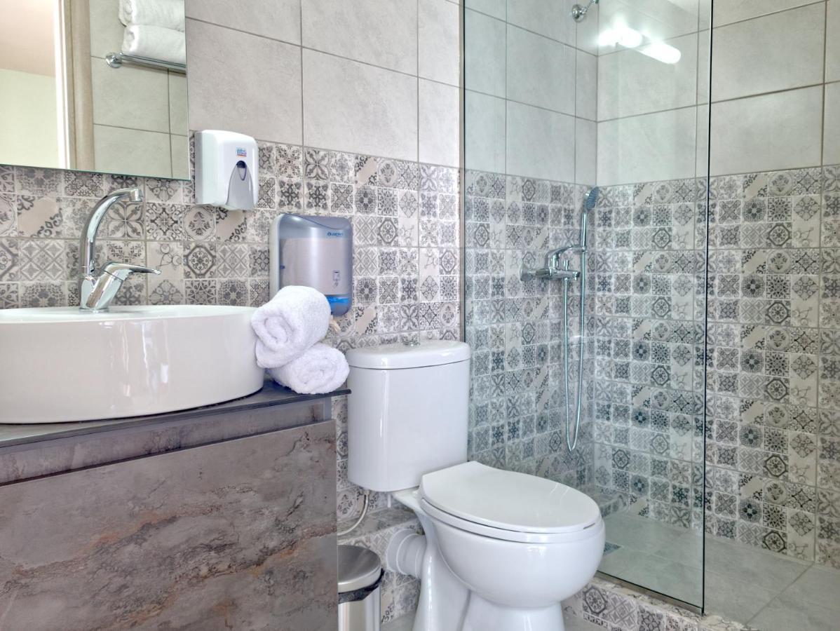 Epipleon Luxury Suites -102- Δωμάτιο 45Τμ Με Βεράντα 35Τμ Μπροστά Στη Θάλασσα Nafpaktos Exteriér fotografie