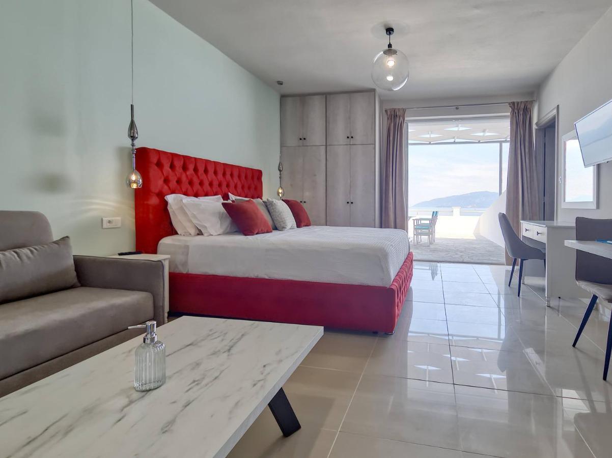 Epipleon Luxury Suites -102- Δωμάτιο 45Τμ Με Βεράντα 35Τμ Μπροστά Στη Θάλασσα Nafpaktos Exteriér fotografie