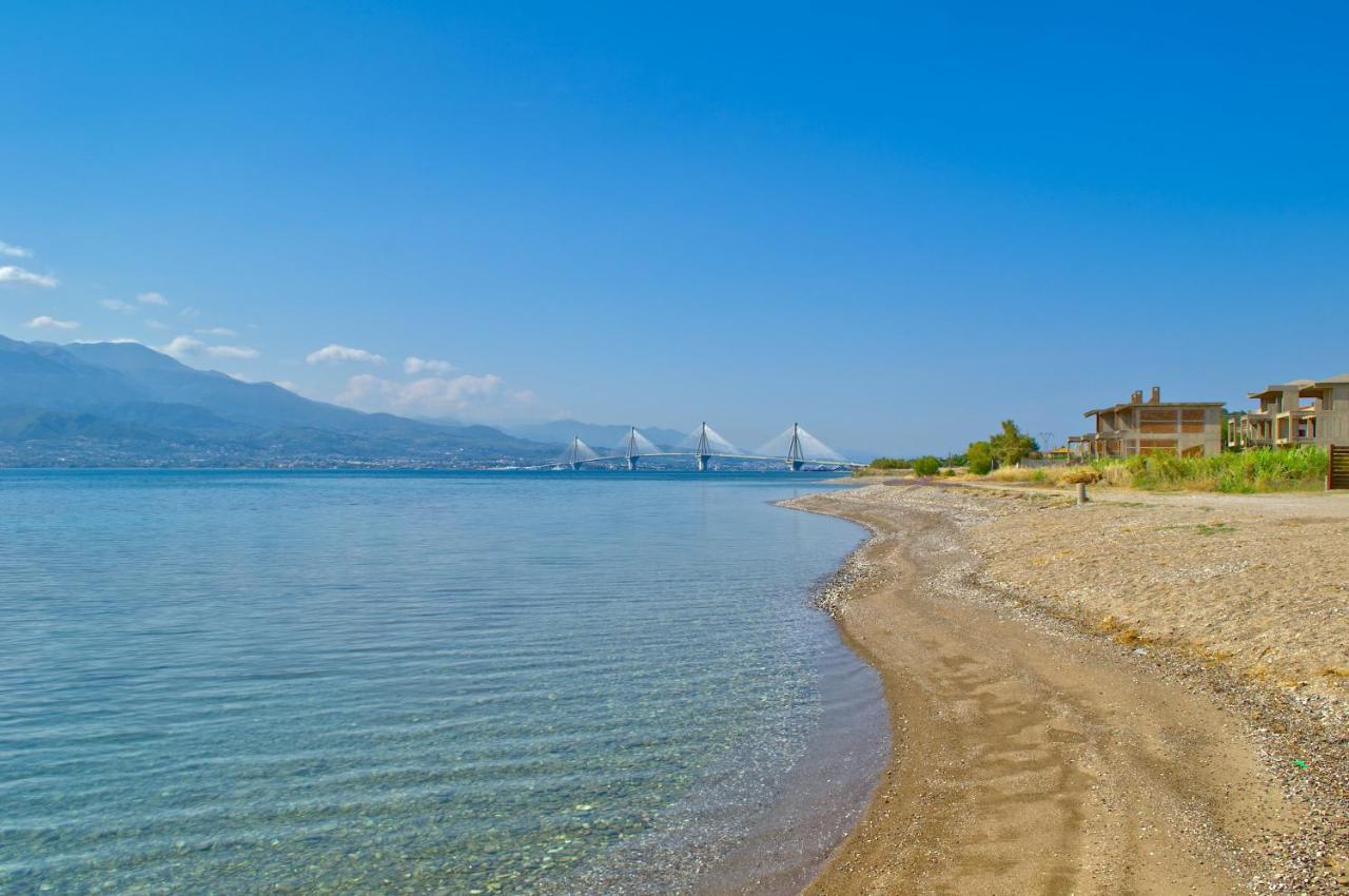 Epipleon Luxury Suites -102- Δωμάτιο 45Τμ Με Βεράντα 35Τμ Μπροστά Στη Θάλασσα Nafpaktos Exteriér fotografie