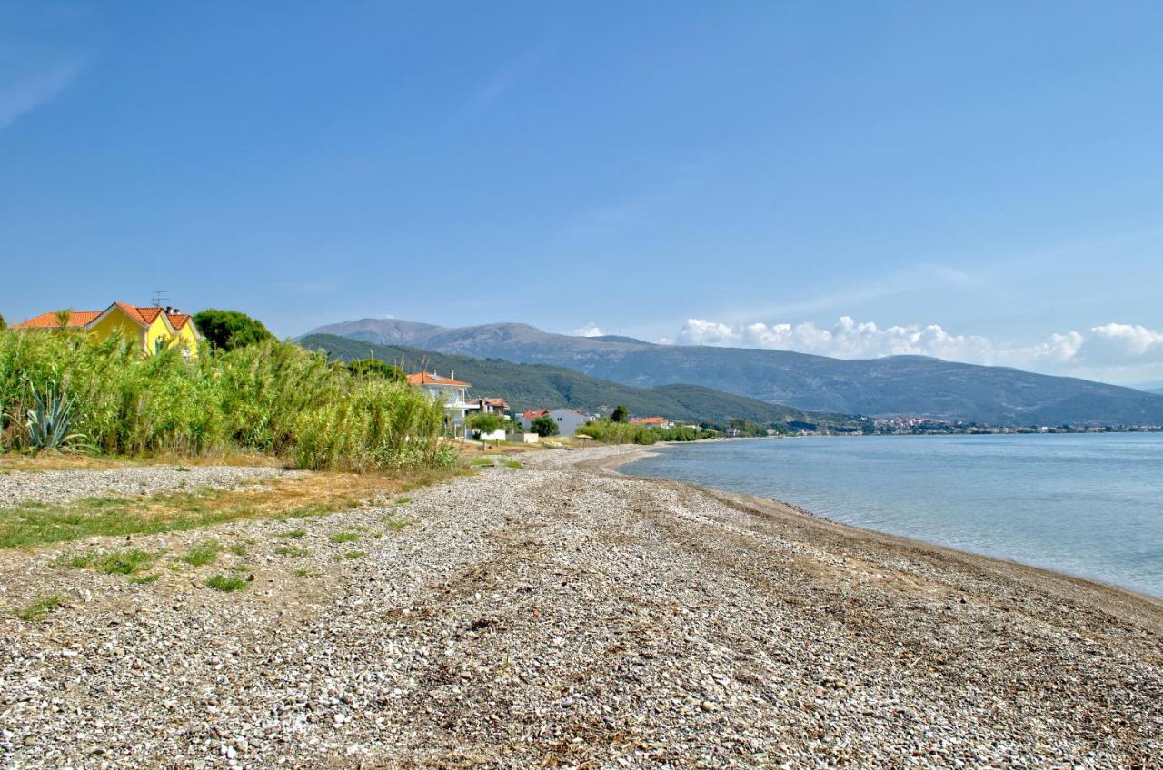 Epipleon Luxury Suites -102- Δωμάτιο 45Τμ Με Βεράντα 35Τμ Μπροστά Στη Θάλασσα Nafpaktos Exteriér fotografie