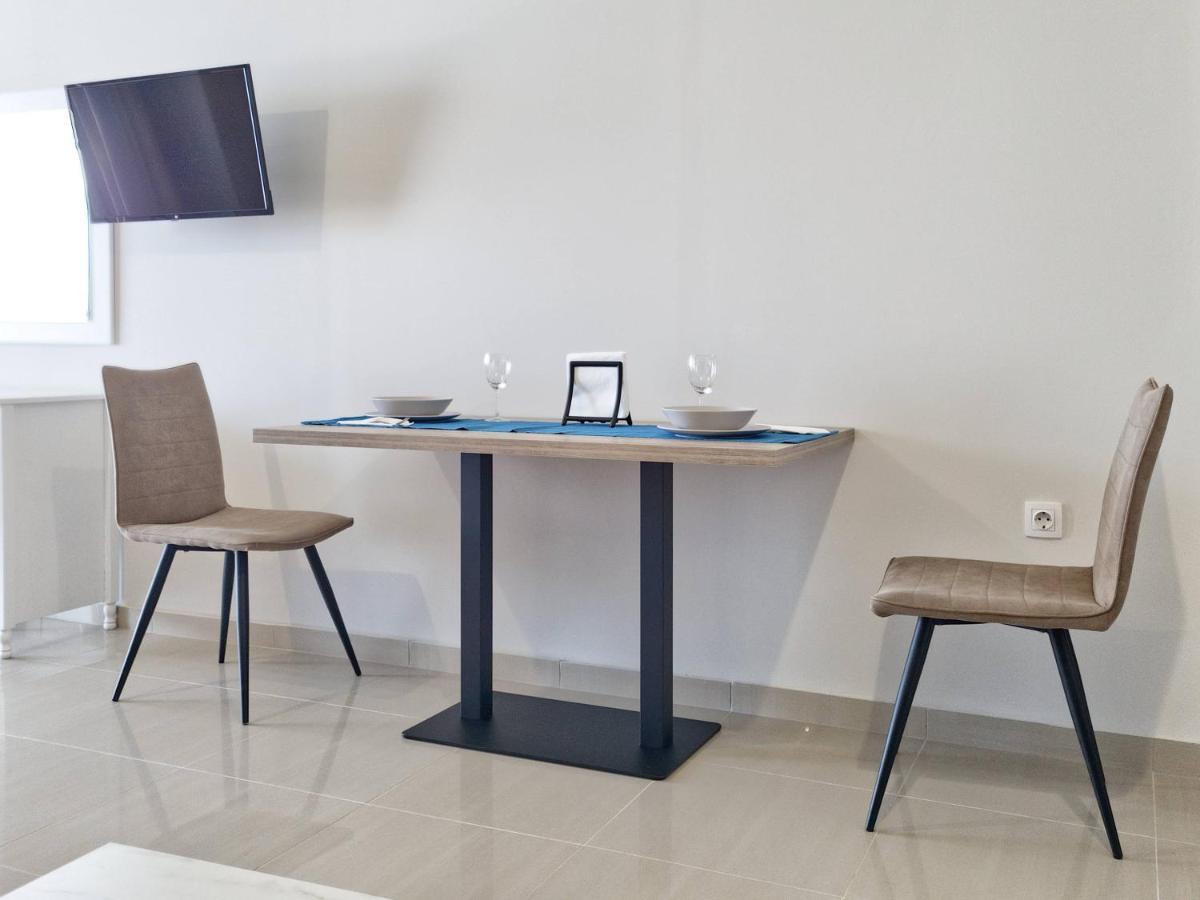Epipleon Luxury Suites -102- Δωμάτιο 45Τμ Με Βεράντα 35Τμ Μπροστά Στη Θάλασσα Nafpaktos Exteriér fotografie
