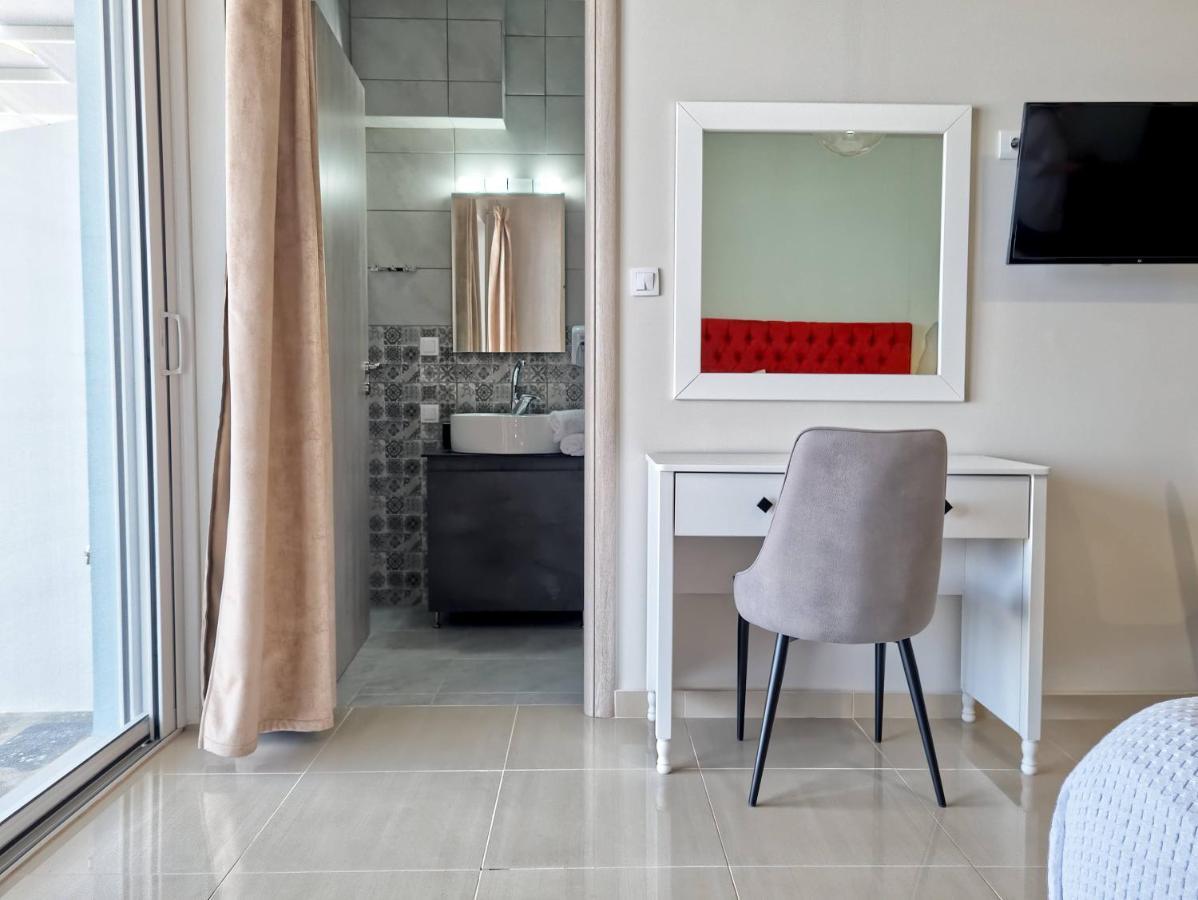 Epipleon Luxury Suites -102- Δωμάτιο 45Τμ Με Βεράντα 35Τμ Μπροστά Στη Θάλασσα Nafpaktos Exteriér fotografie